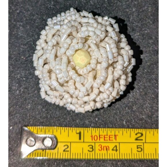 Vintage White Beaded Flower Ring Adjustable Size Elegant Cocktail Jewelry - Picture 4 of 6